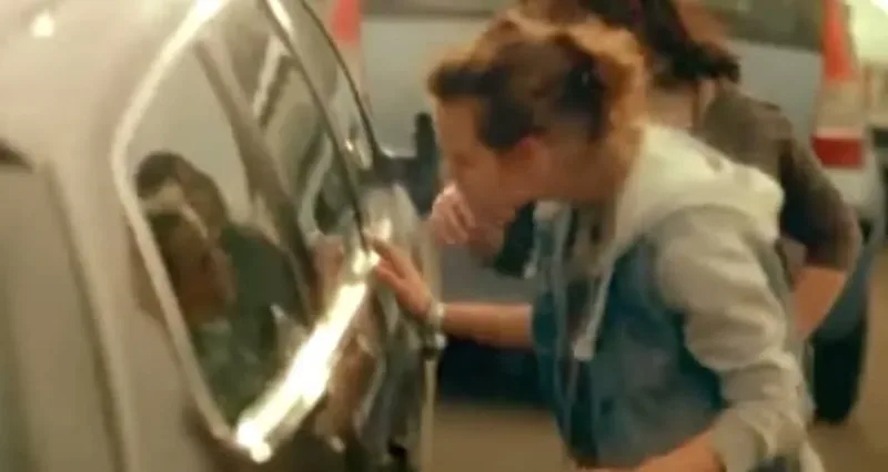Ce que ces filles ont vu dans une voiture laissée en plein soleil avait de quoi les horrifier. Ce qu’elles ont fait, par contre, est GÉNIAL.