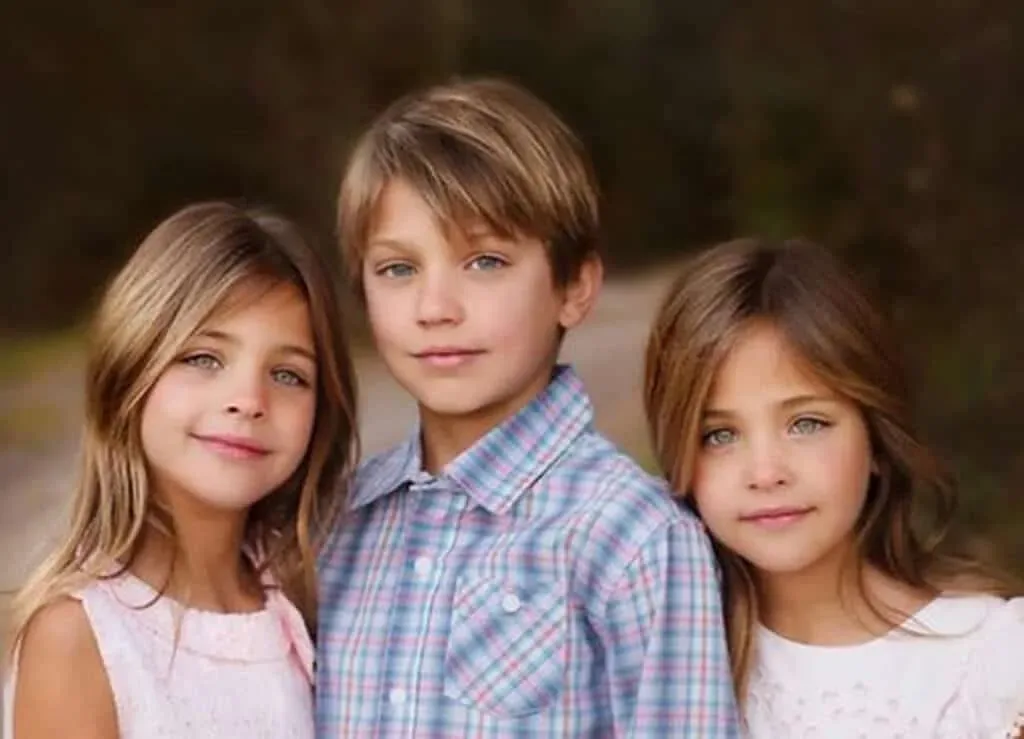 Des soeurs identiques nees en 40