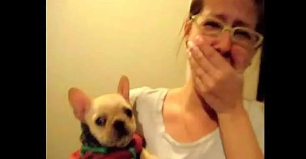 Elle dit « Je t’aime » à son chien. Regardez comme il lui répond… Incroyable !