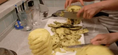 Elle pensait devoir jeter les peaux d’ananas, avant d’apprendre leurs bienfaits pour la santé.