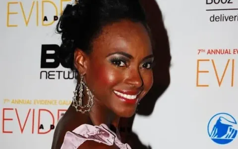 Les plus belles femmes royales 25