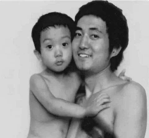 Un pere et son fils ont pris 03
