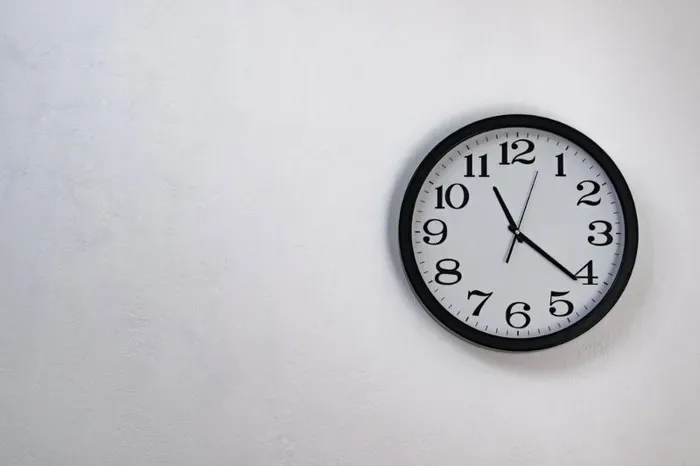 Une mère installe une caméra et découvre pourquoi six nounous ont démissionné