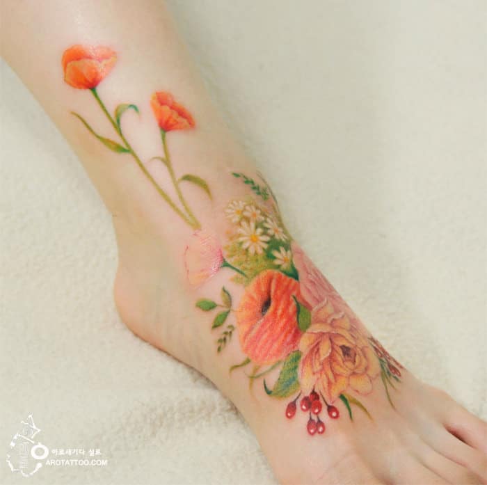 Des Tatouages De Fleur Qui Ressemblent A Des Peintures à L