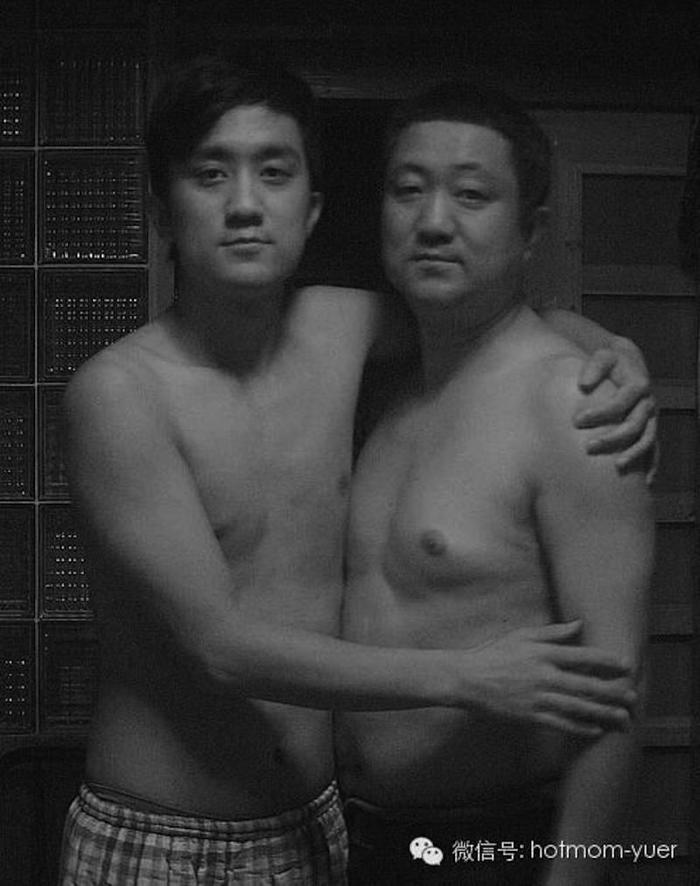 Un pere et son fils ont pris 24