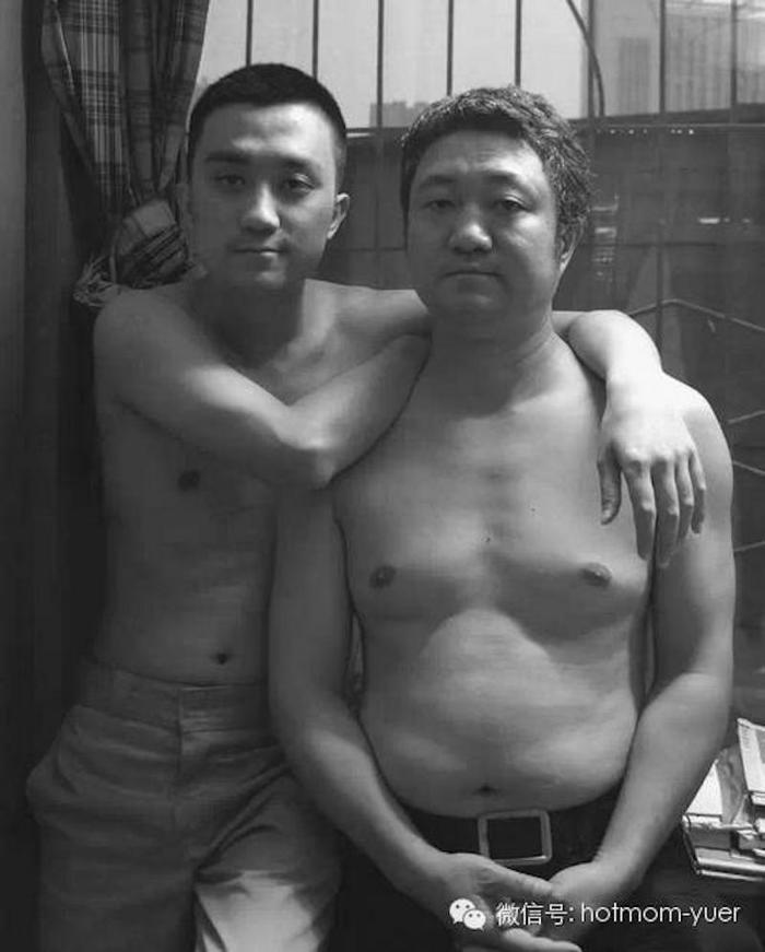 Un pere et son fils ont pris 26